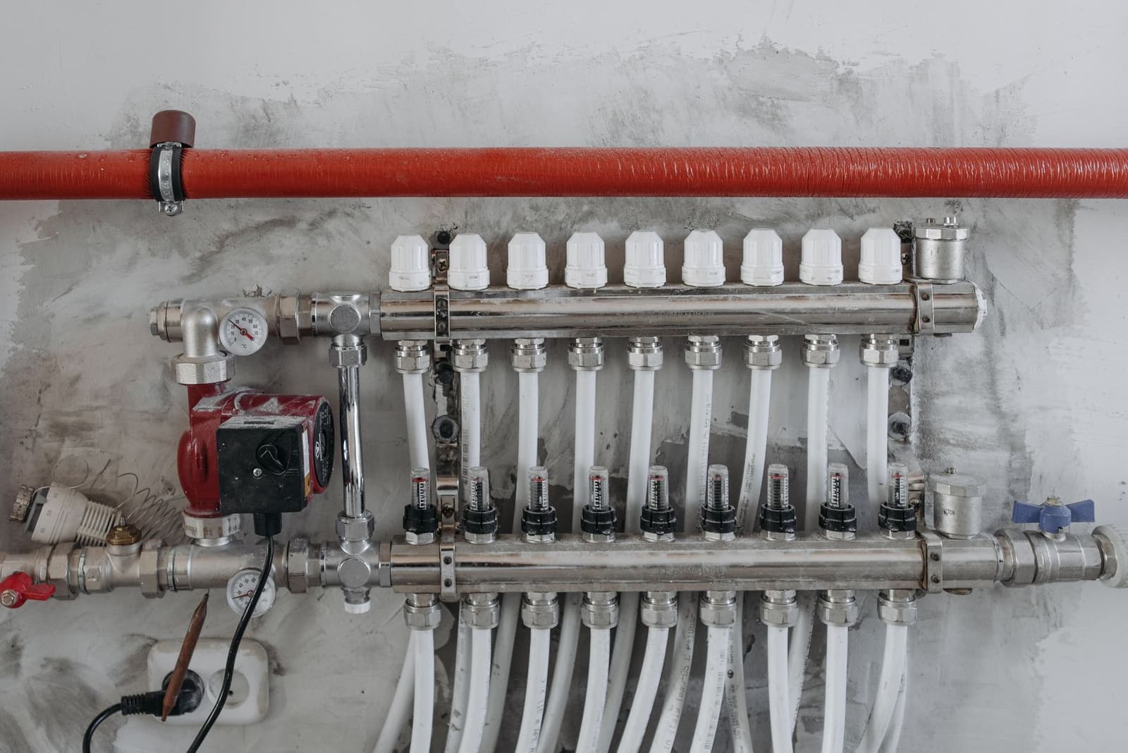 Colector con manómetros de presión de una instalación térmica