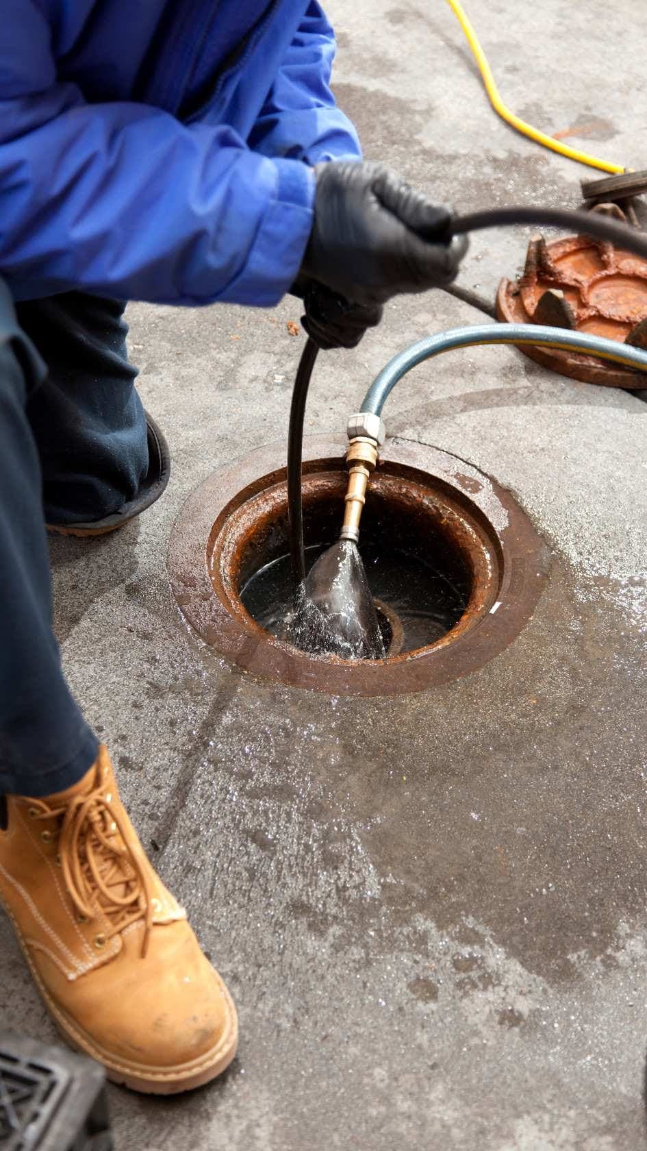 Desatasco de arqueta con agua a alta presión